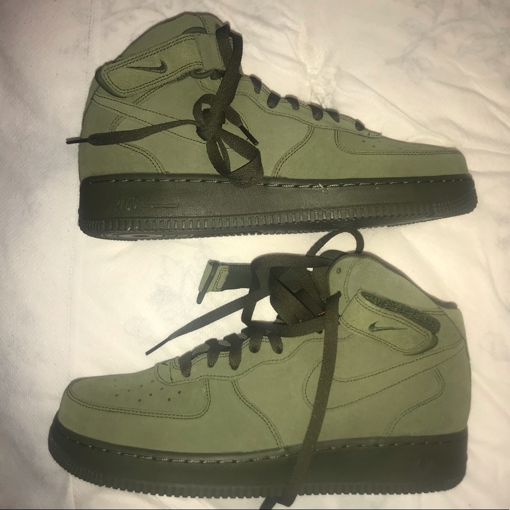 Nike Air Force 1 mid men 10.5 green